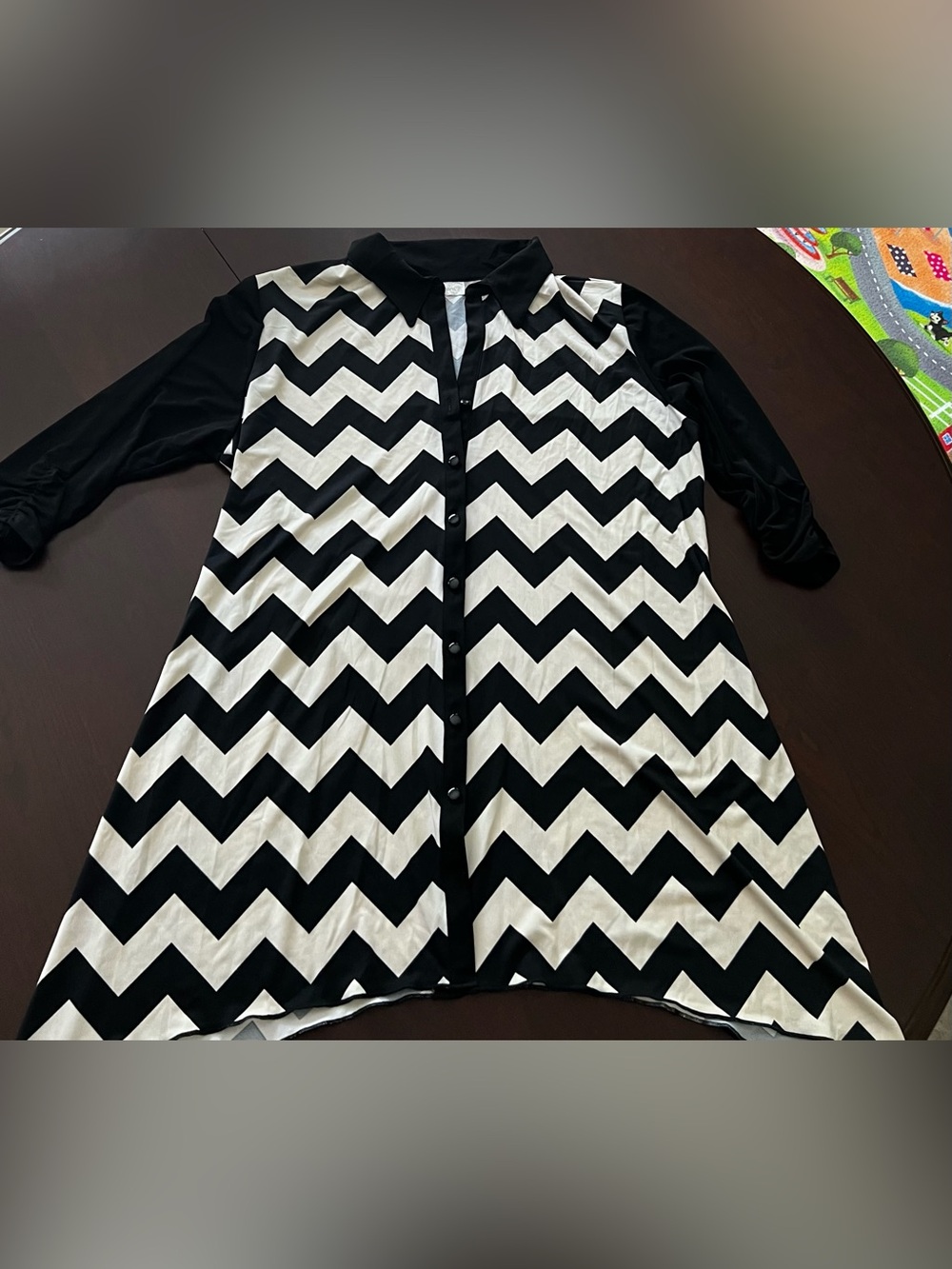 dressbarn Black and White Zigzag Button Tunic